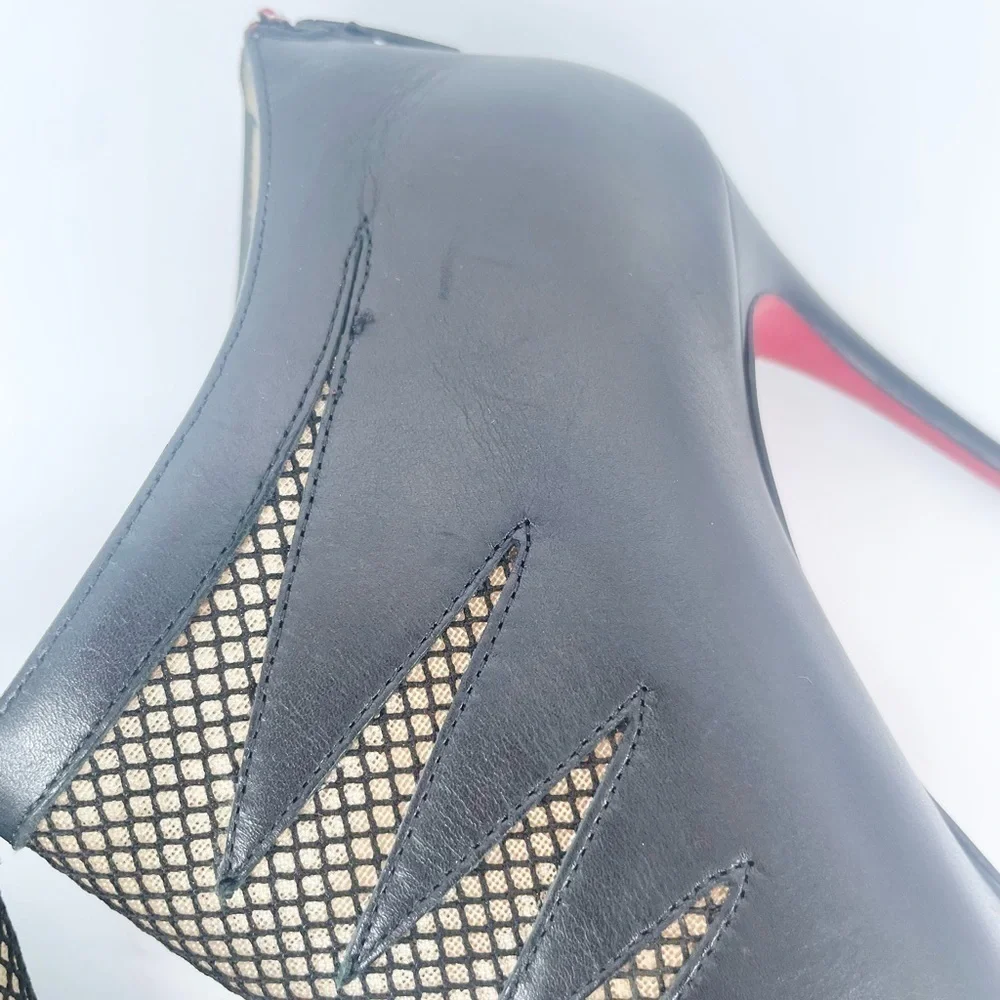 Christian Louboutin no box include