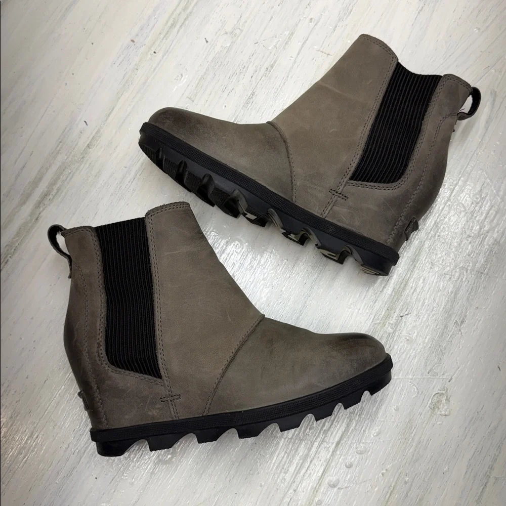Sorel designed comfort elevated