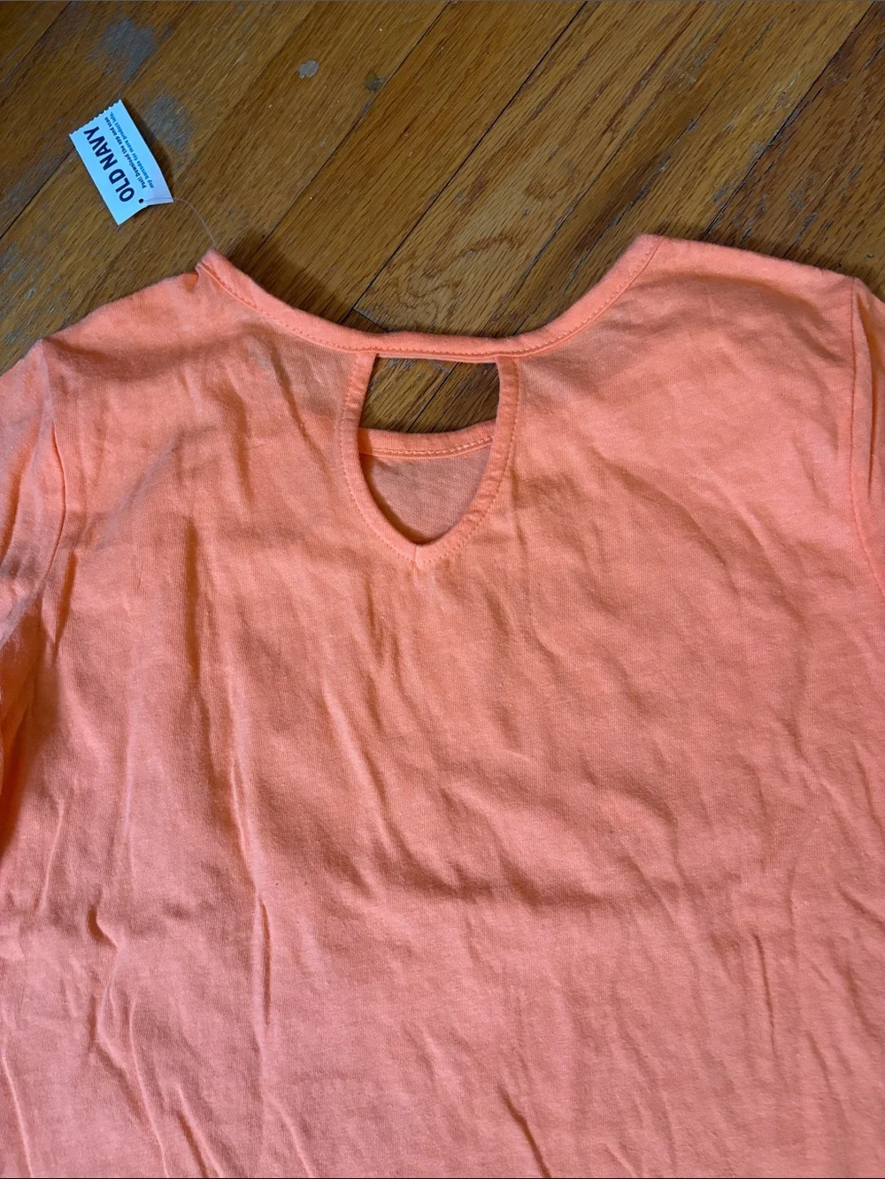 Old Navy crew shiny keyhole