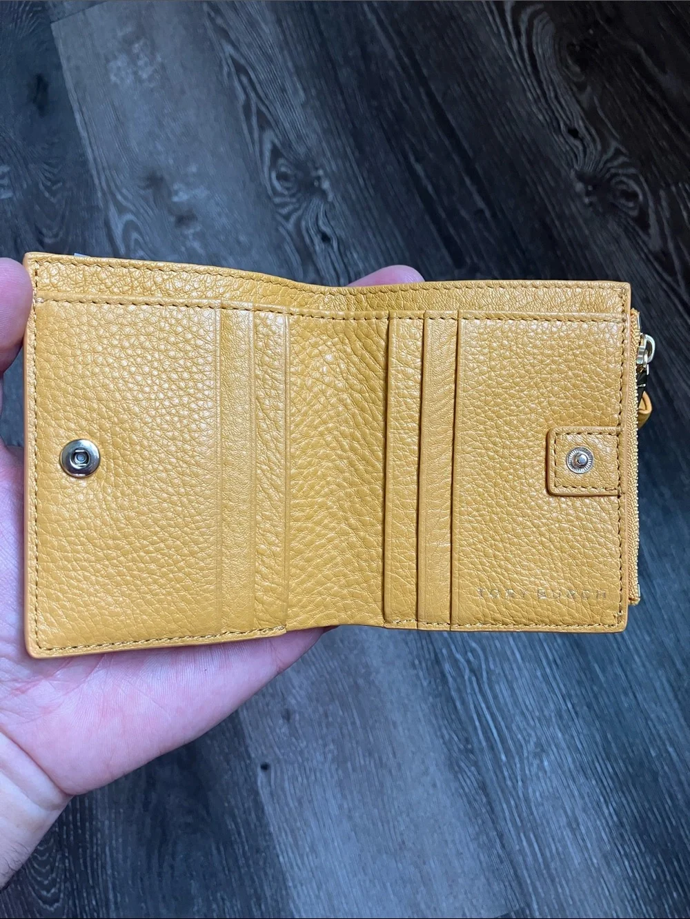 Tory Burch compact pebbled