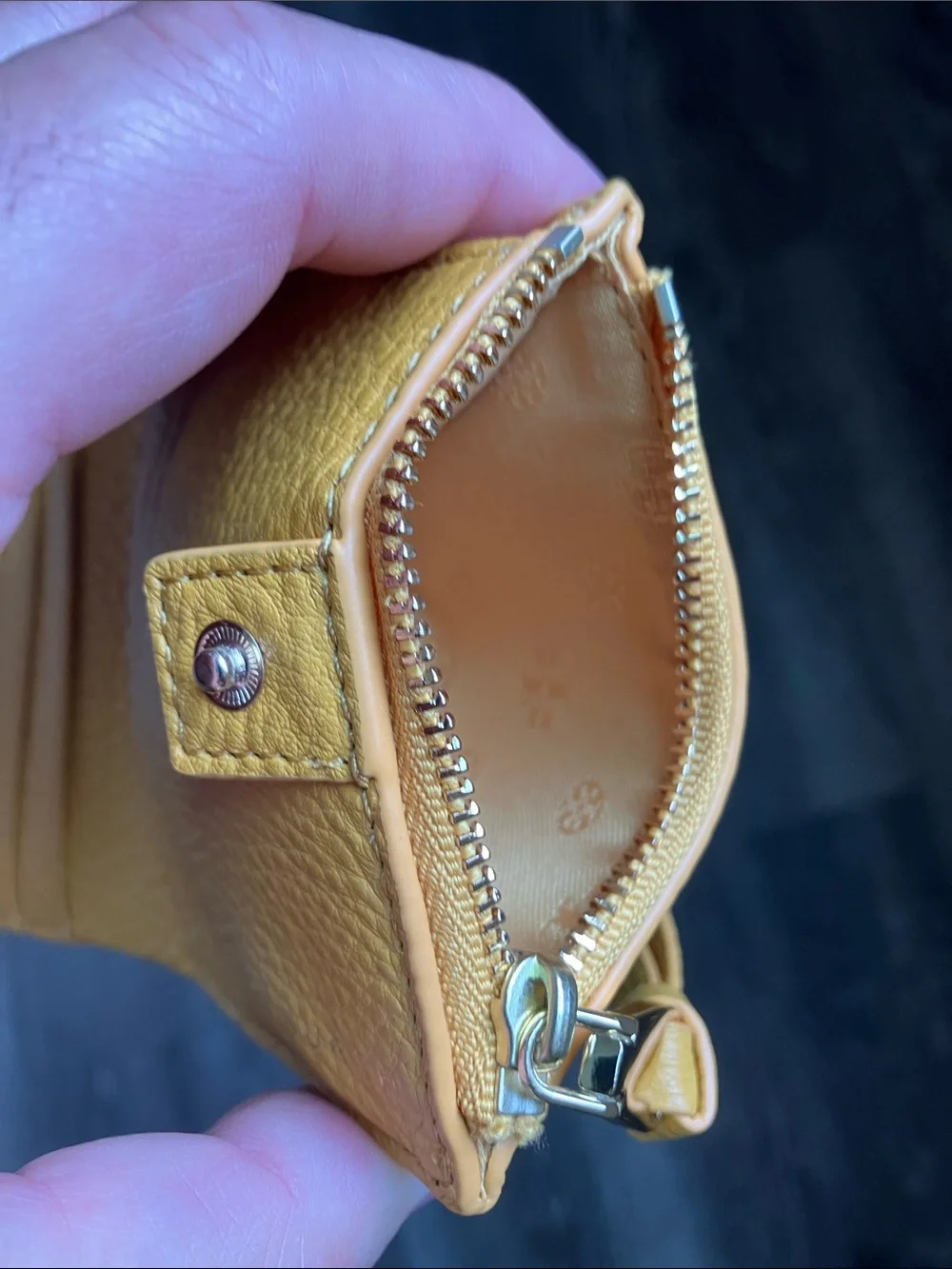 Tory Burch compact pebbled