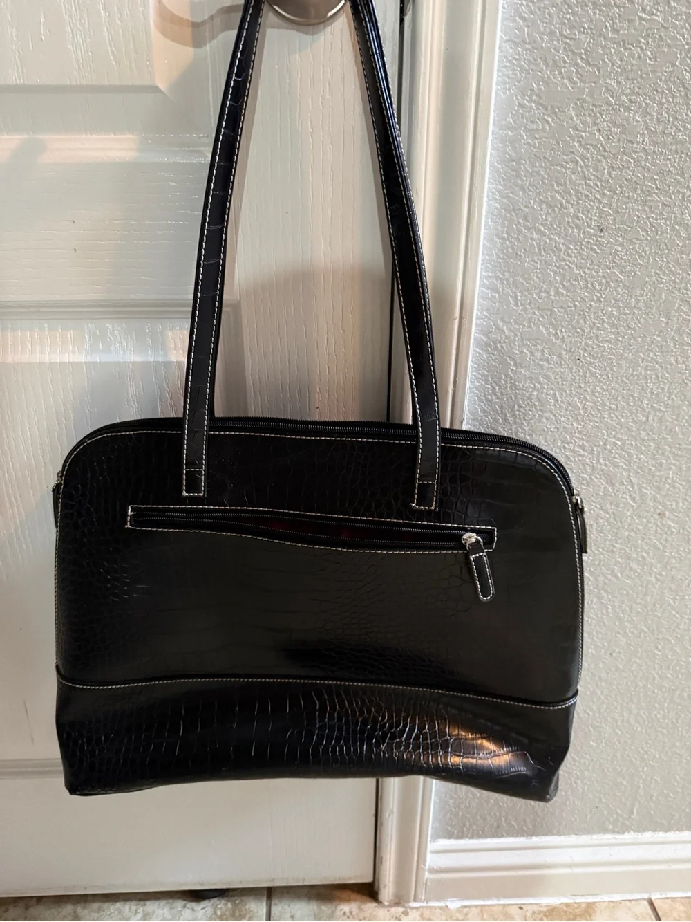 Black Women's Tote Bag with Front Pocket