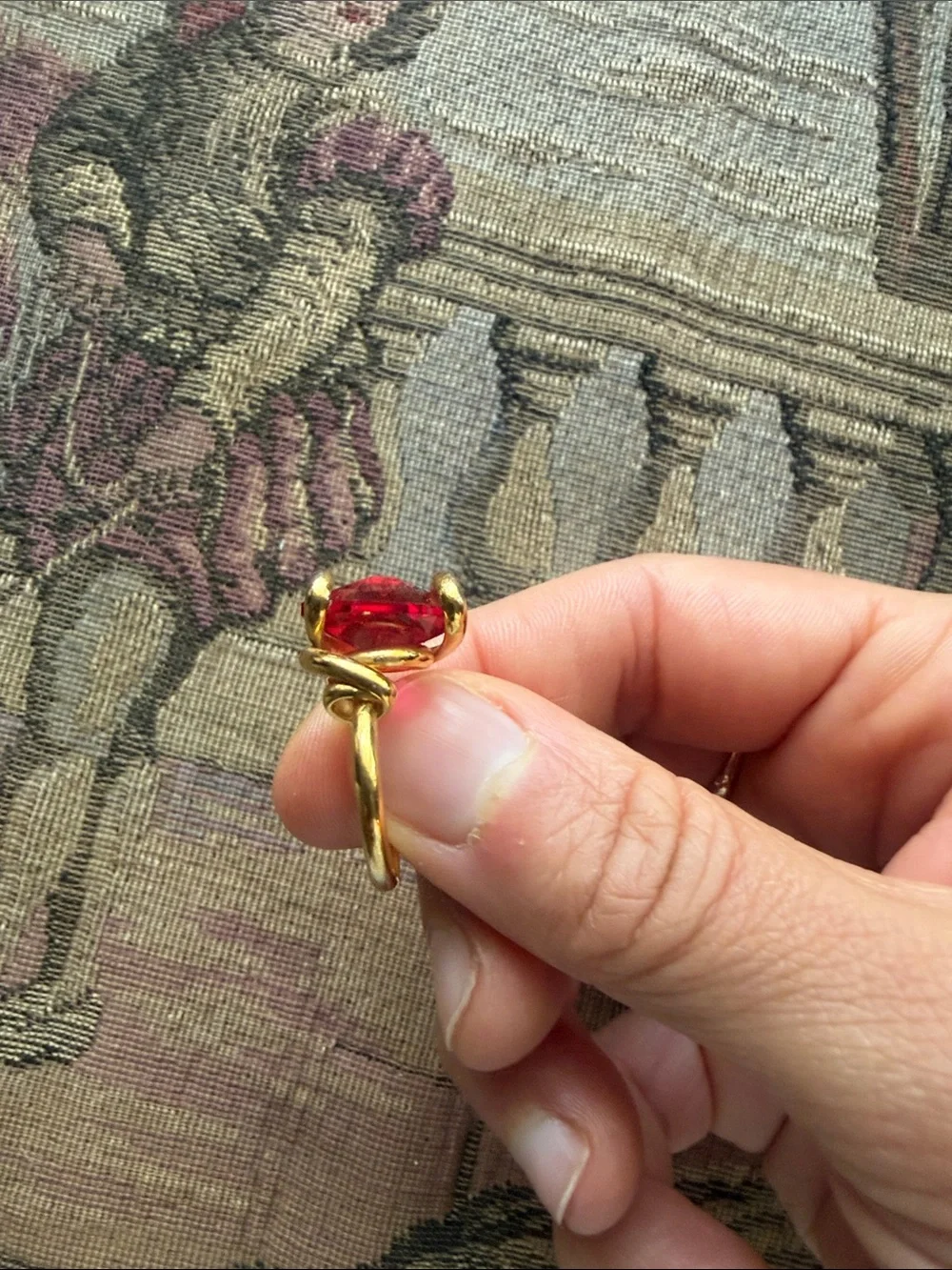 N/A elegant gold