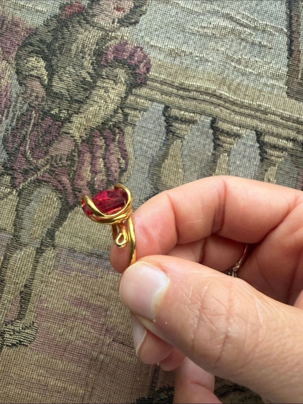 N/A elegant gold