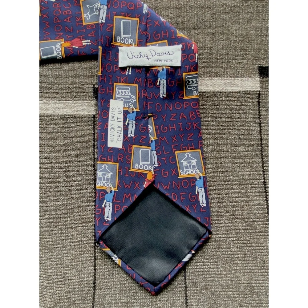 Vichy Davis “CHALK IT UP” School Tie