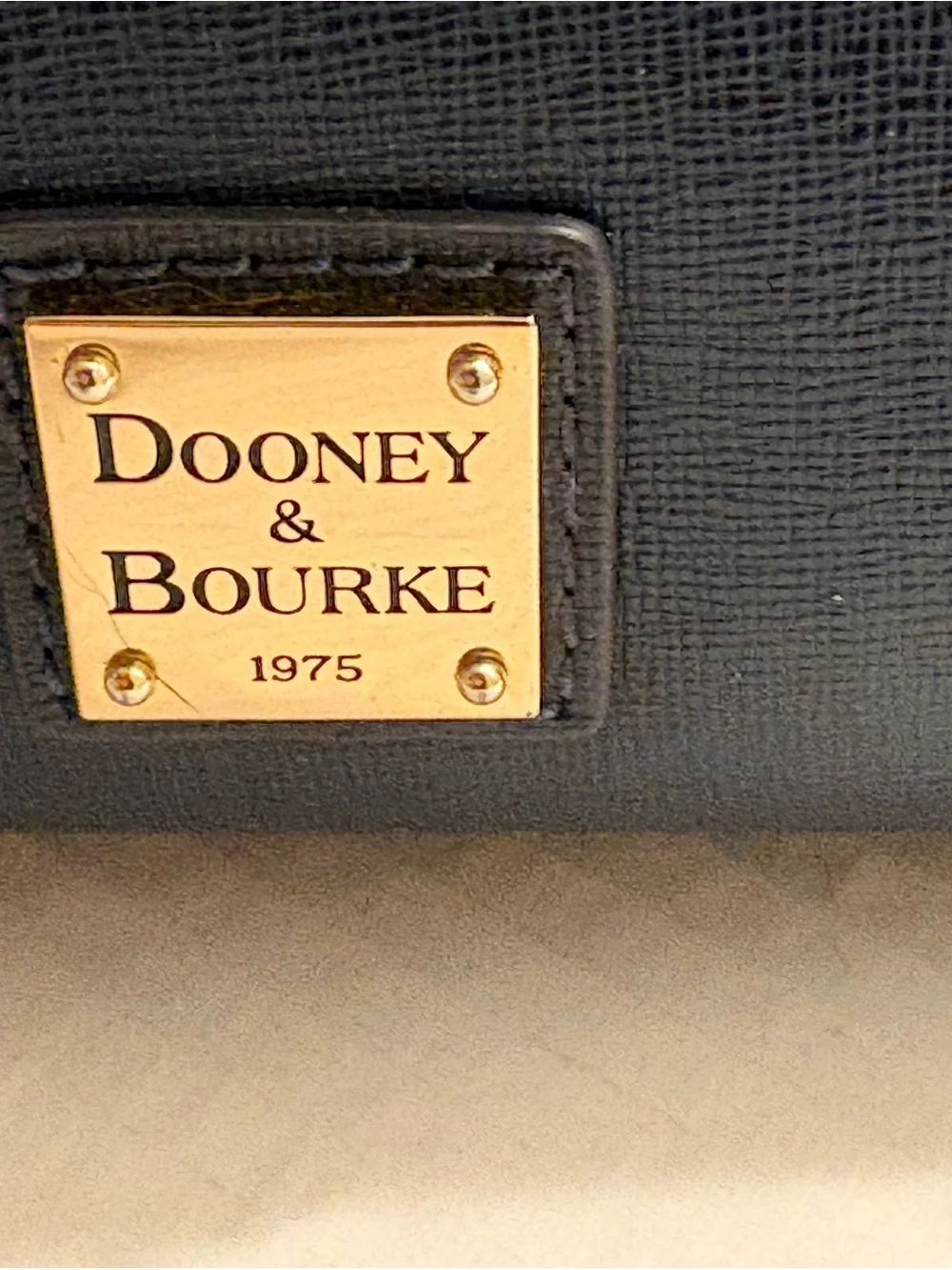 Dooney & Bourke saffiano leatherzip