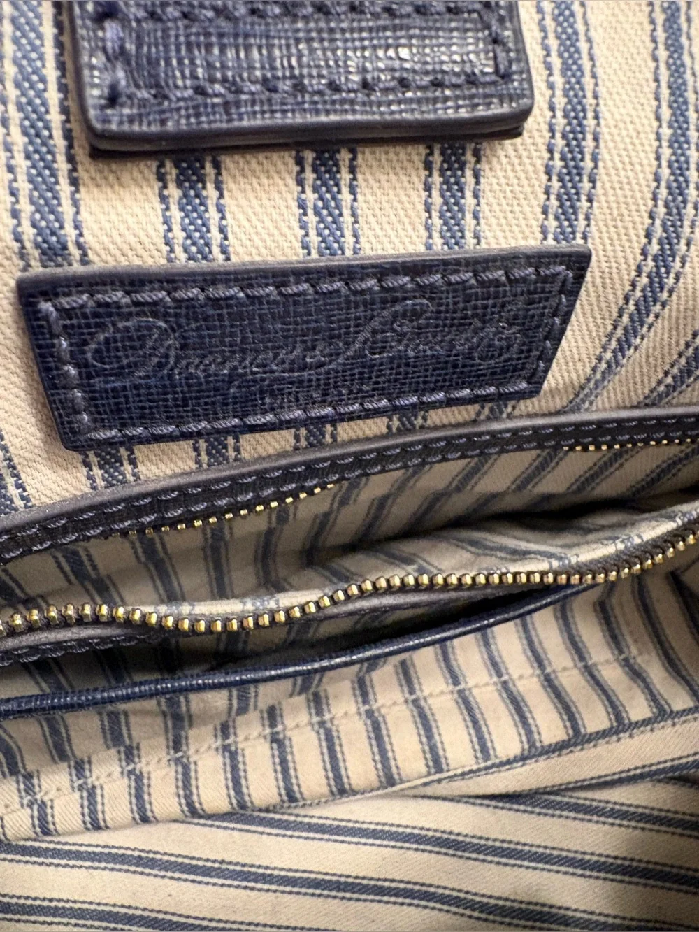 Dooney & Bourke saffiano leatherzip