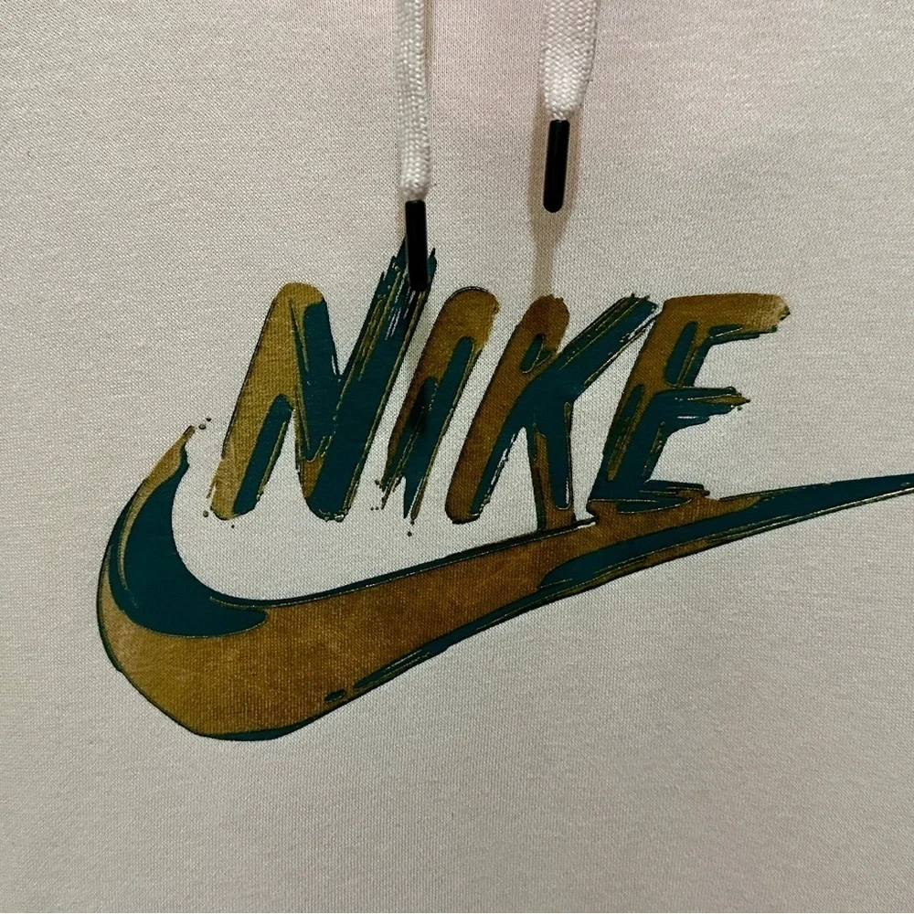 400 Nike | NWOT Blush Pink Graphic Pullover Hoodie (Size M)