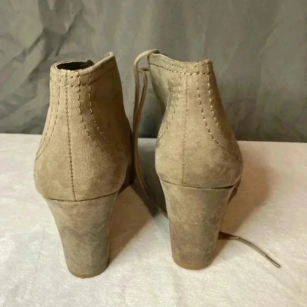 Arizona Jean Company owned booties 10m