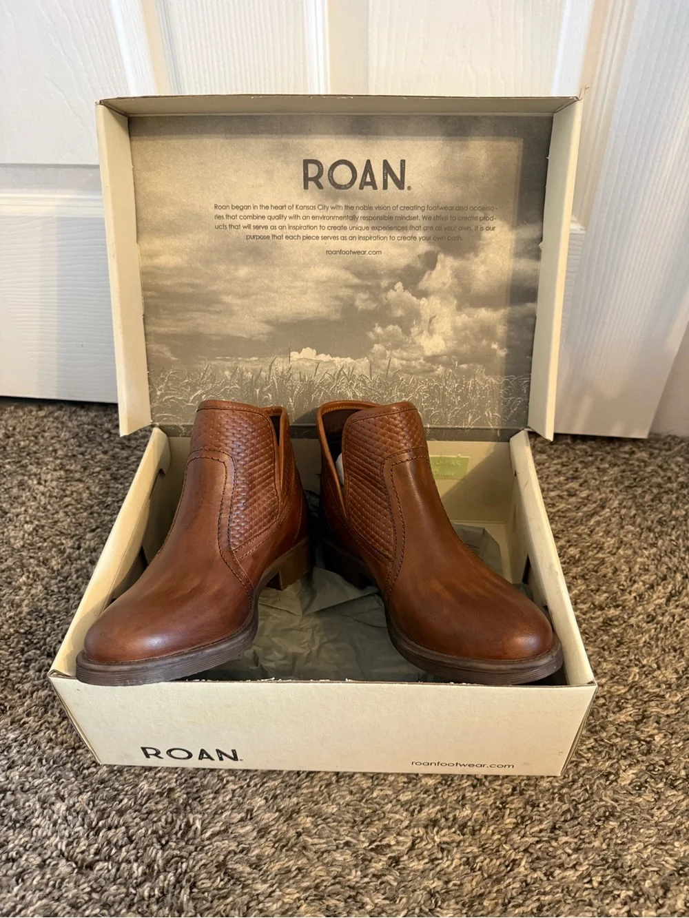 ROAN Gossip Women’s Tan Brown Leather Ankle Booties - size 7