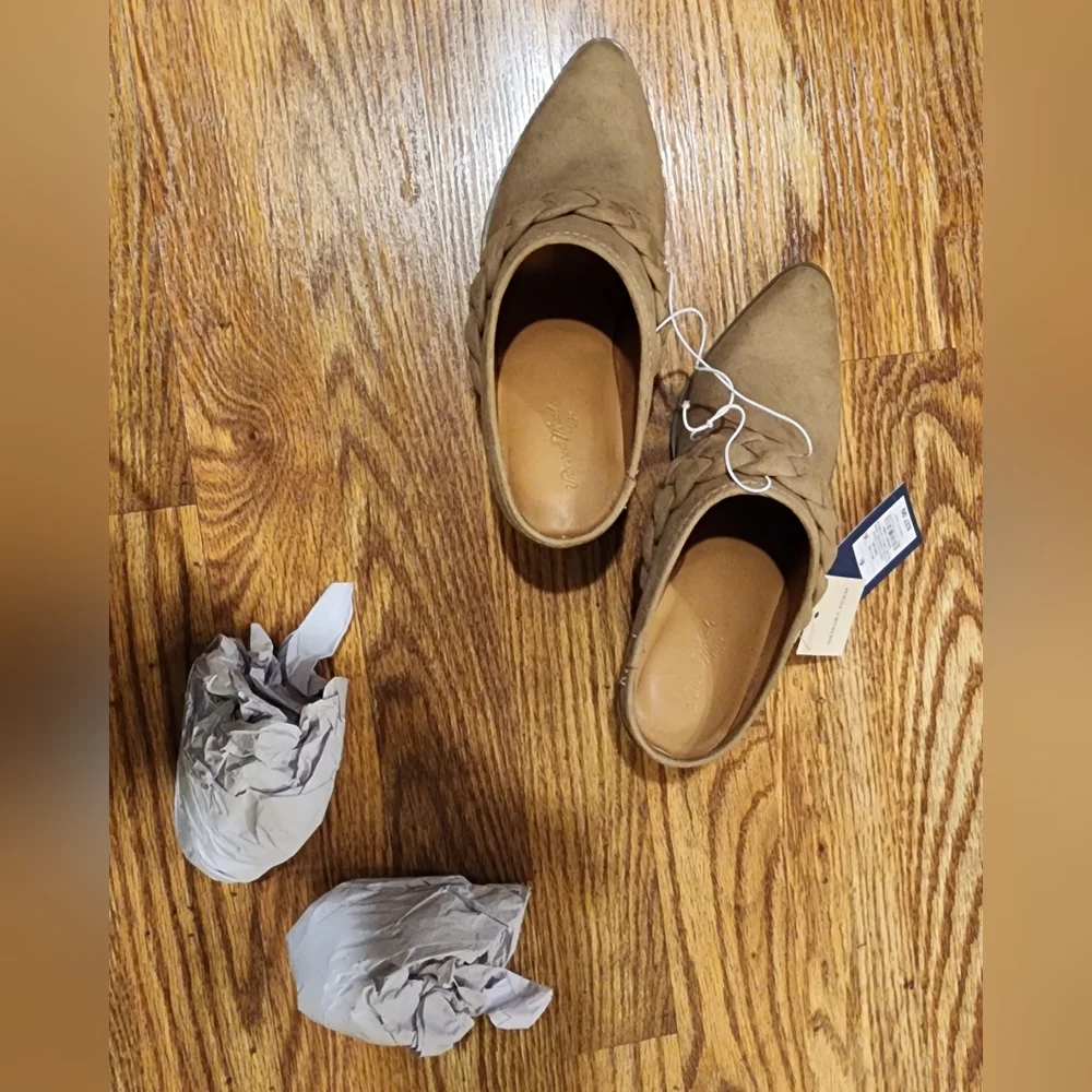 Universal Thread new taupe women