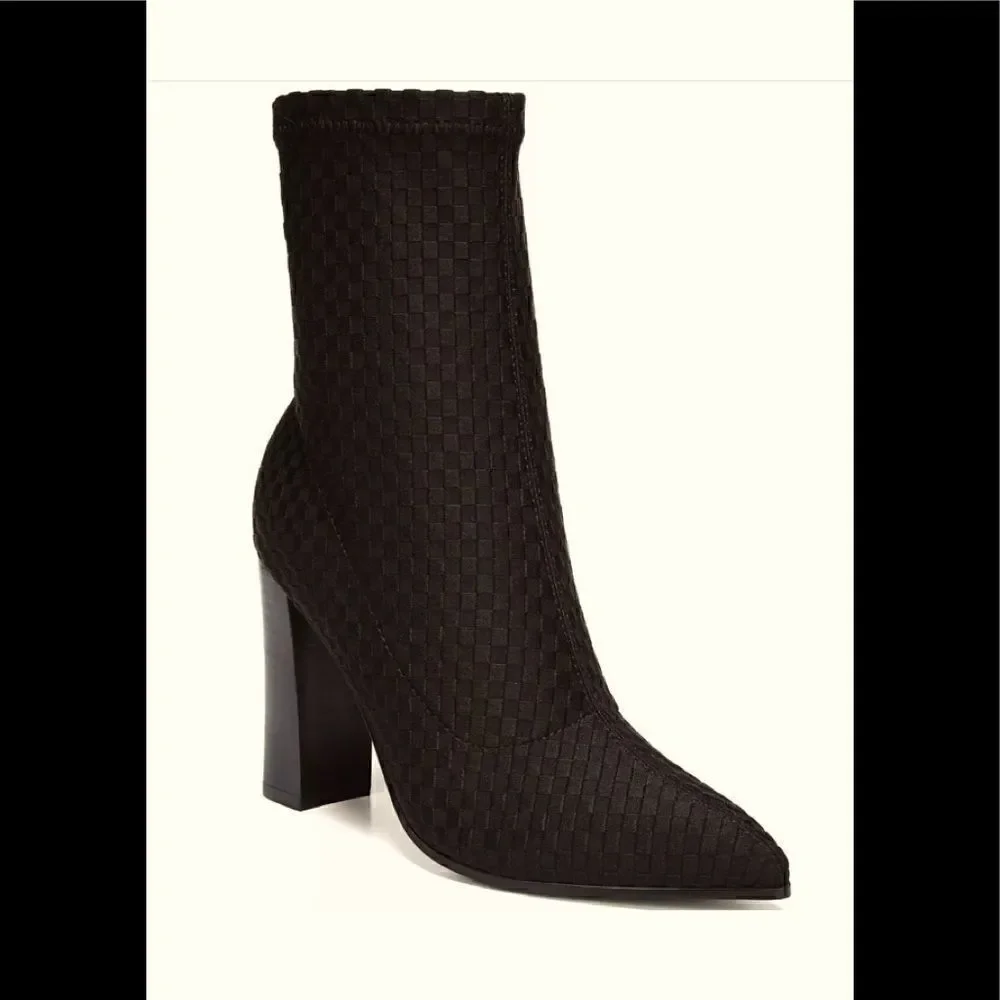 Fergie Women’s Taryn Ankle Boot,  Black 6 M