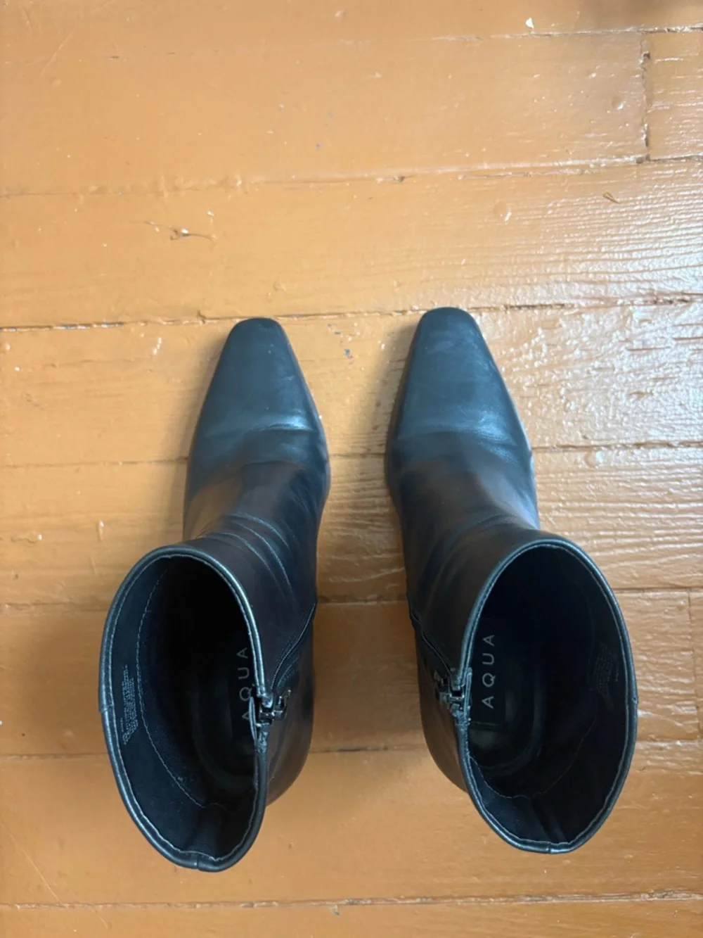 Aqua sleek black
