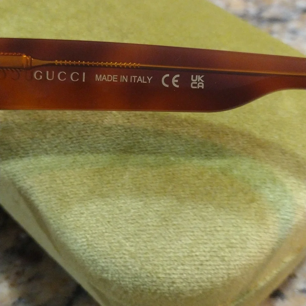 Gucci sunglasses auth excellent