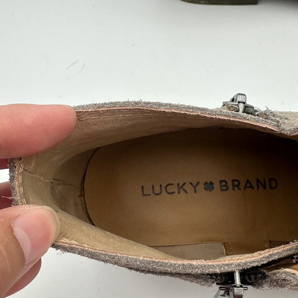 Lucky Brand command attention