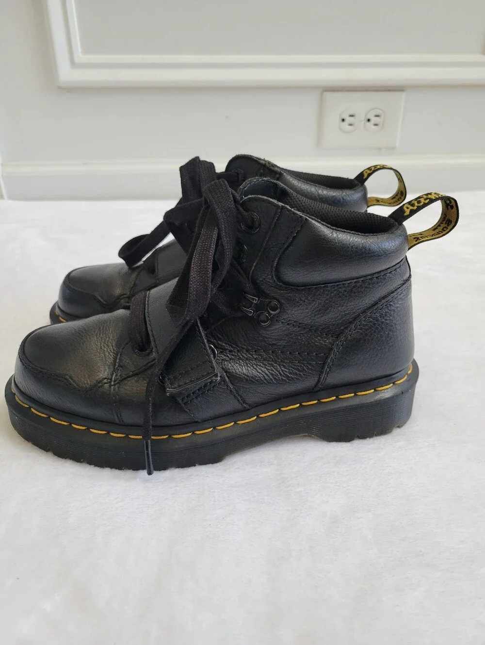 Dr. Martens original lug
