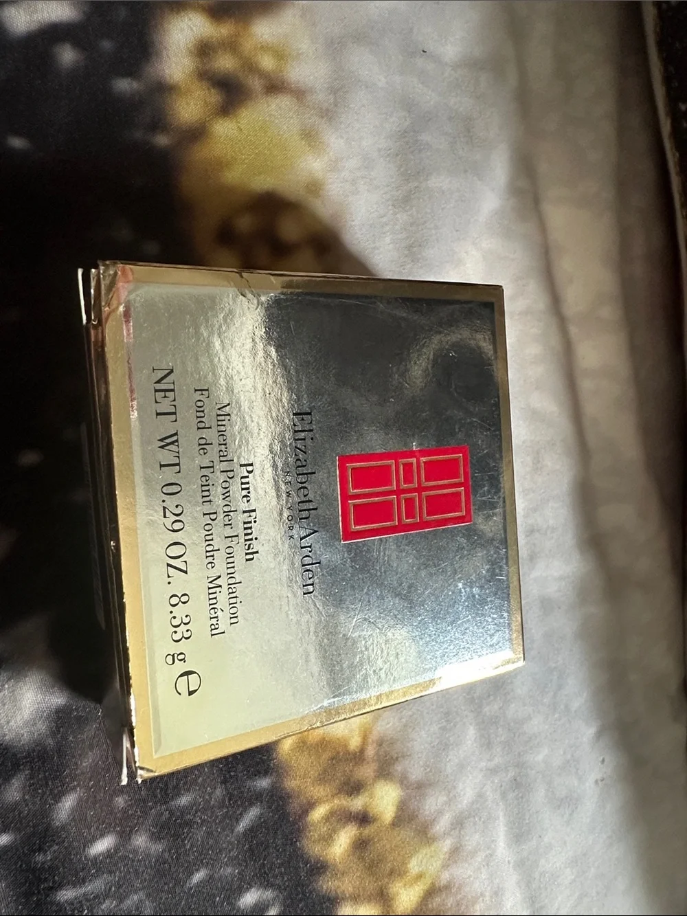 Elizabeth Arden Mineral Powder Foundation - Silver & Red Accents