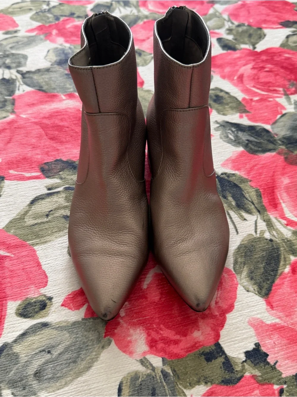 Karl Lagerfeld sleek pointed