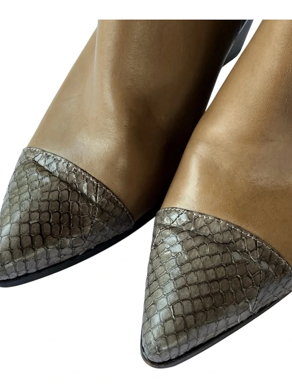 Donald J. Pliner heel snake