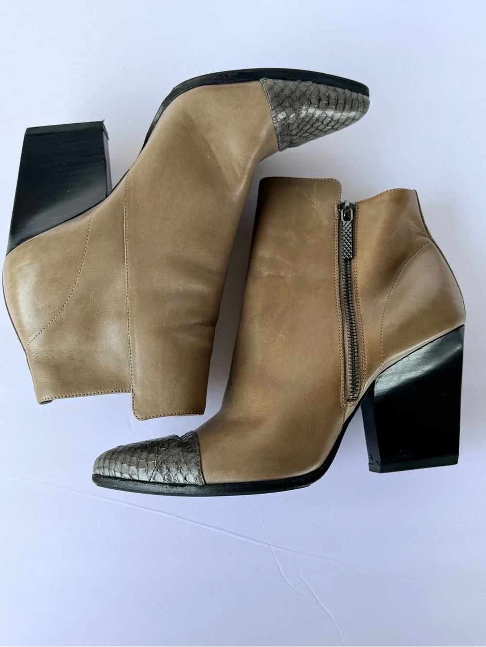 Donald J. Pliner boots wear complements