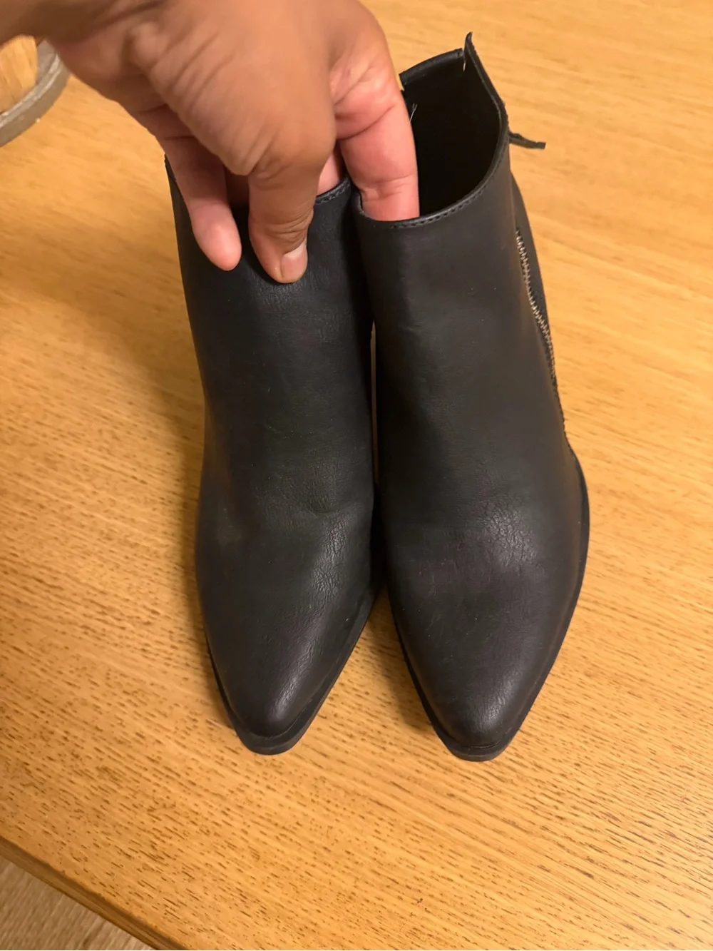 N/A stylish black