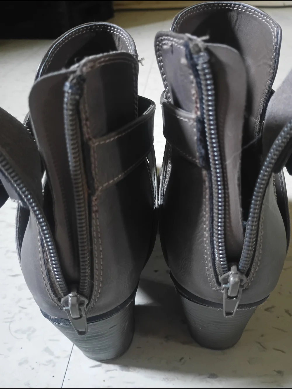 Hot Tomato Women's Faux Leather Grey Ankle Boots .