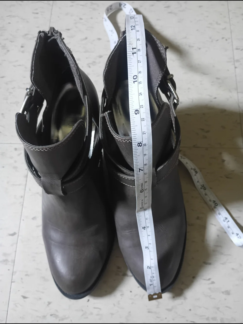 Hot Tomato Women's Faux Leather Grey Ankle Boots .
