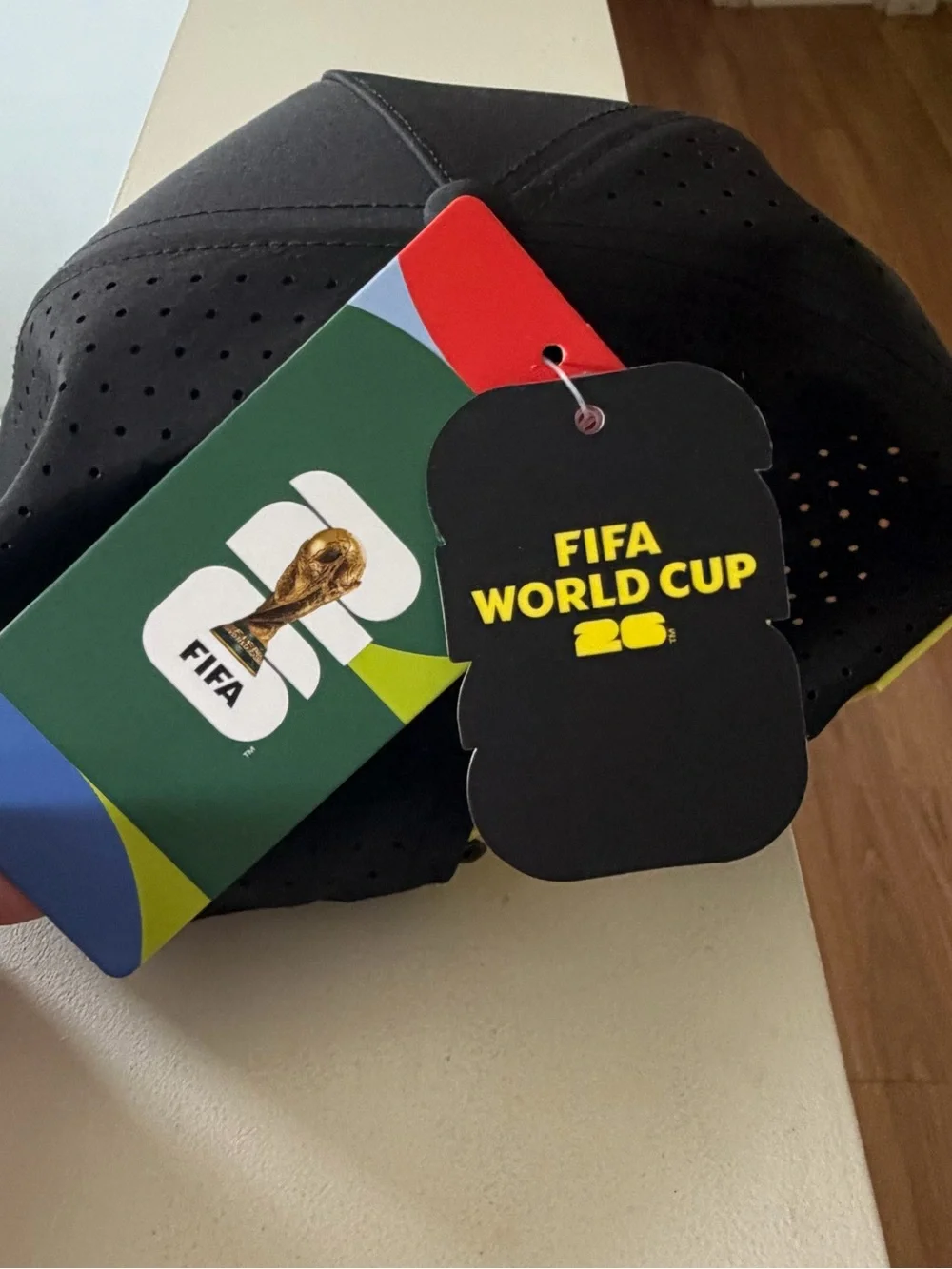 Brand new”FIFA”cap.One size,color-black/noir/negro.🖤