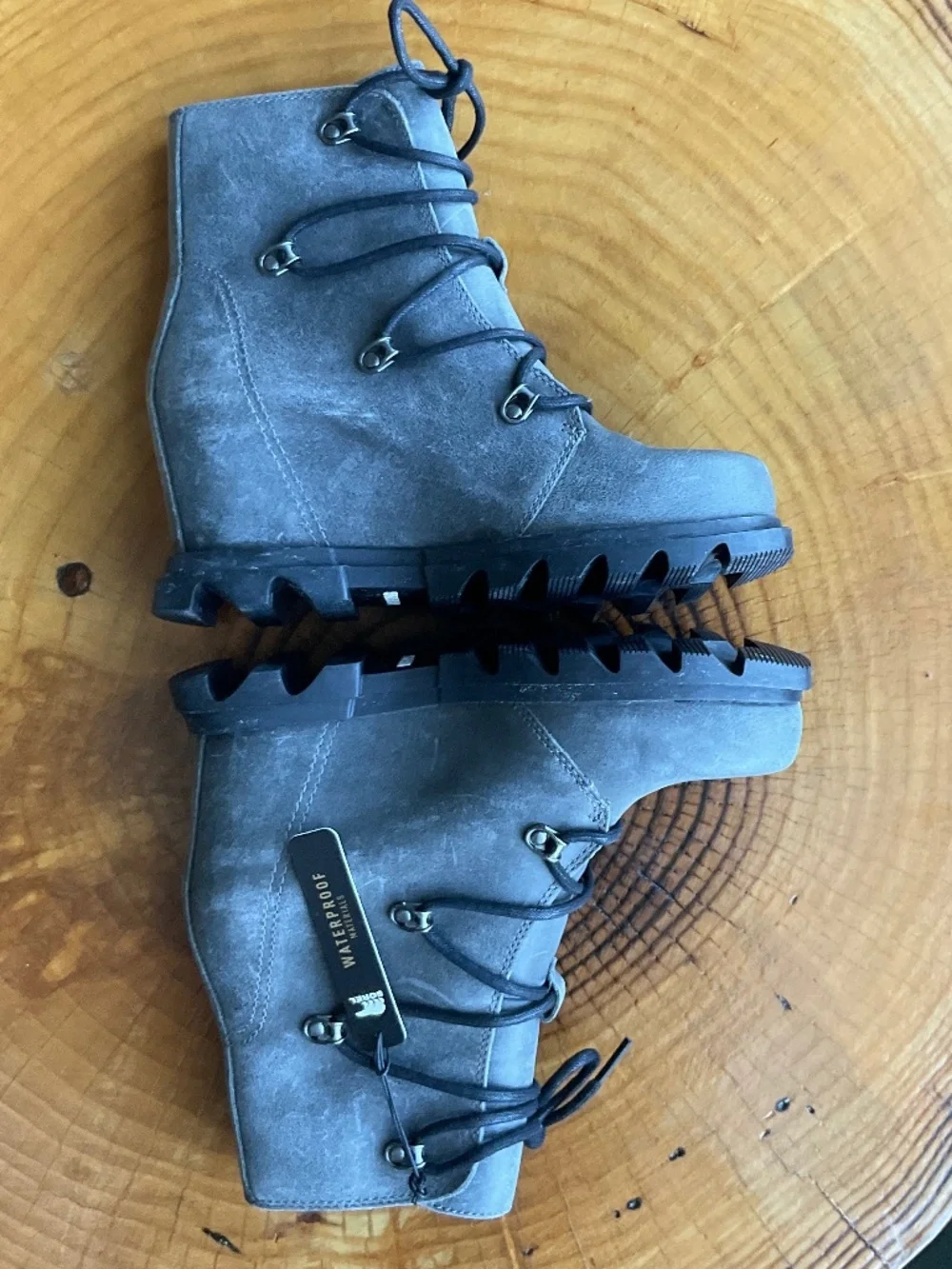 Sorel its dark