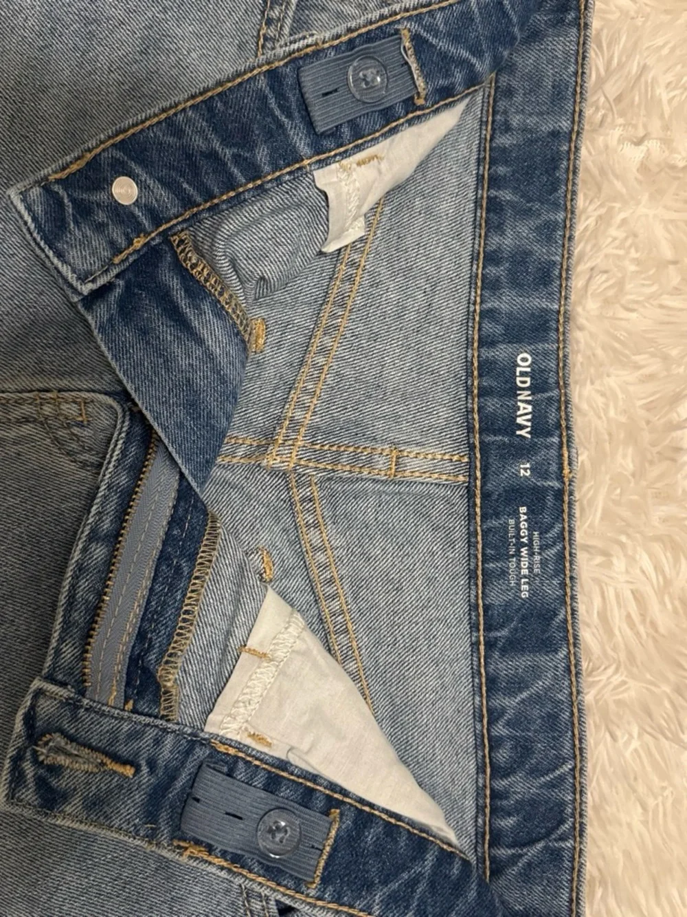 Old Navy Wide-Leg Jeans in Light Blue Wash