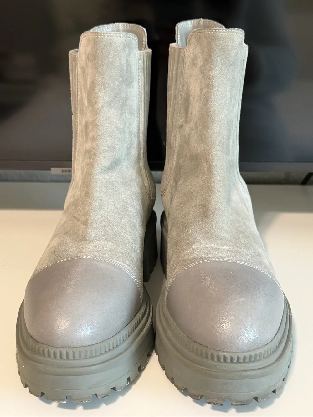 Marc Fisher LTD Gray Suede Chunky Platform Chelsea Boots Size 8M