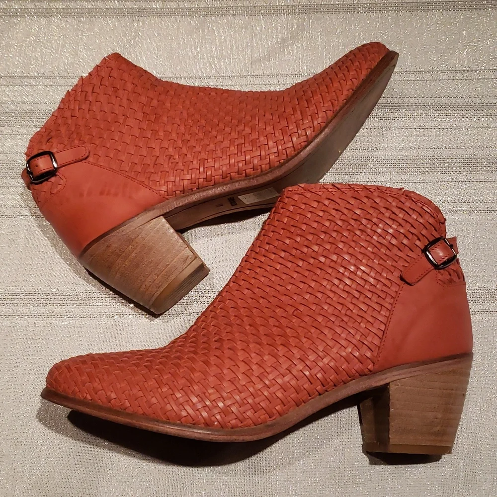 Catherine Malandrino Bootie Boot Woven Leather Women's 40 RED