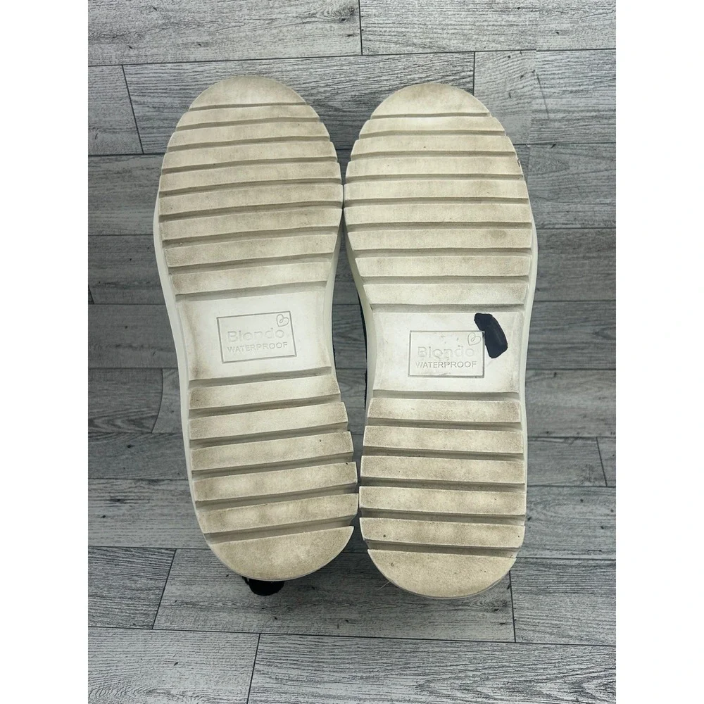Blondo entry traction style