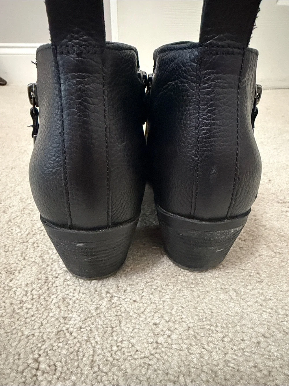 Vionic sleek black