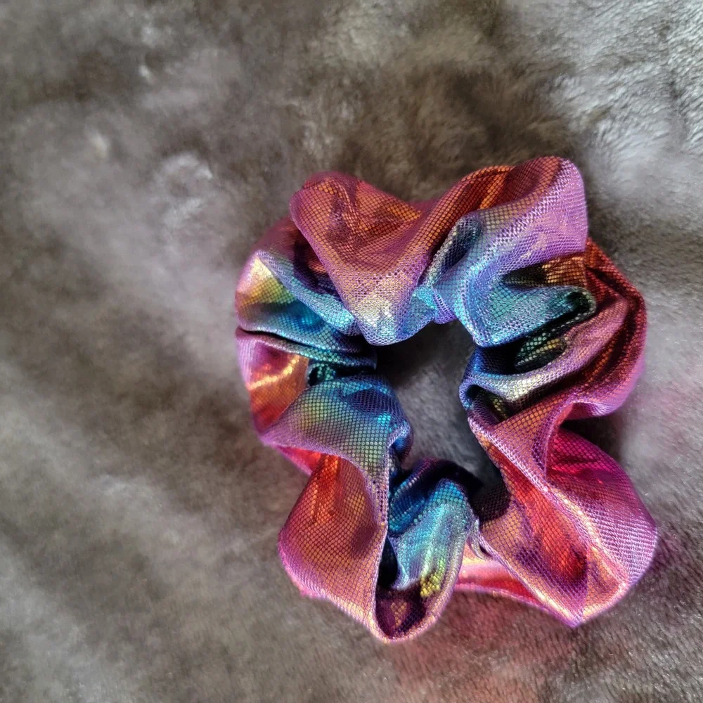 Unbranded shimmering metallic