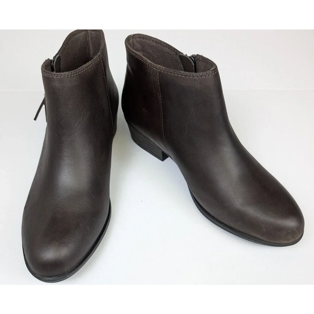 Clarks Addiy Terri Shoes Womens Size 6.5 M Brown Ankle Leather Bootie Tassel Zip