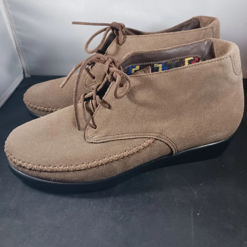 SAS Womens Kich Lace-Up Ankle Bootie Size 8.5 WW Almond Brown Suede Moc Toe
