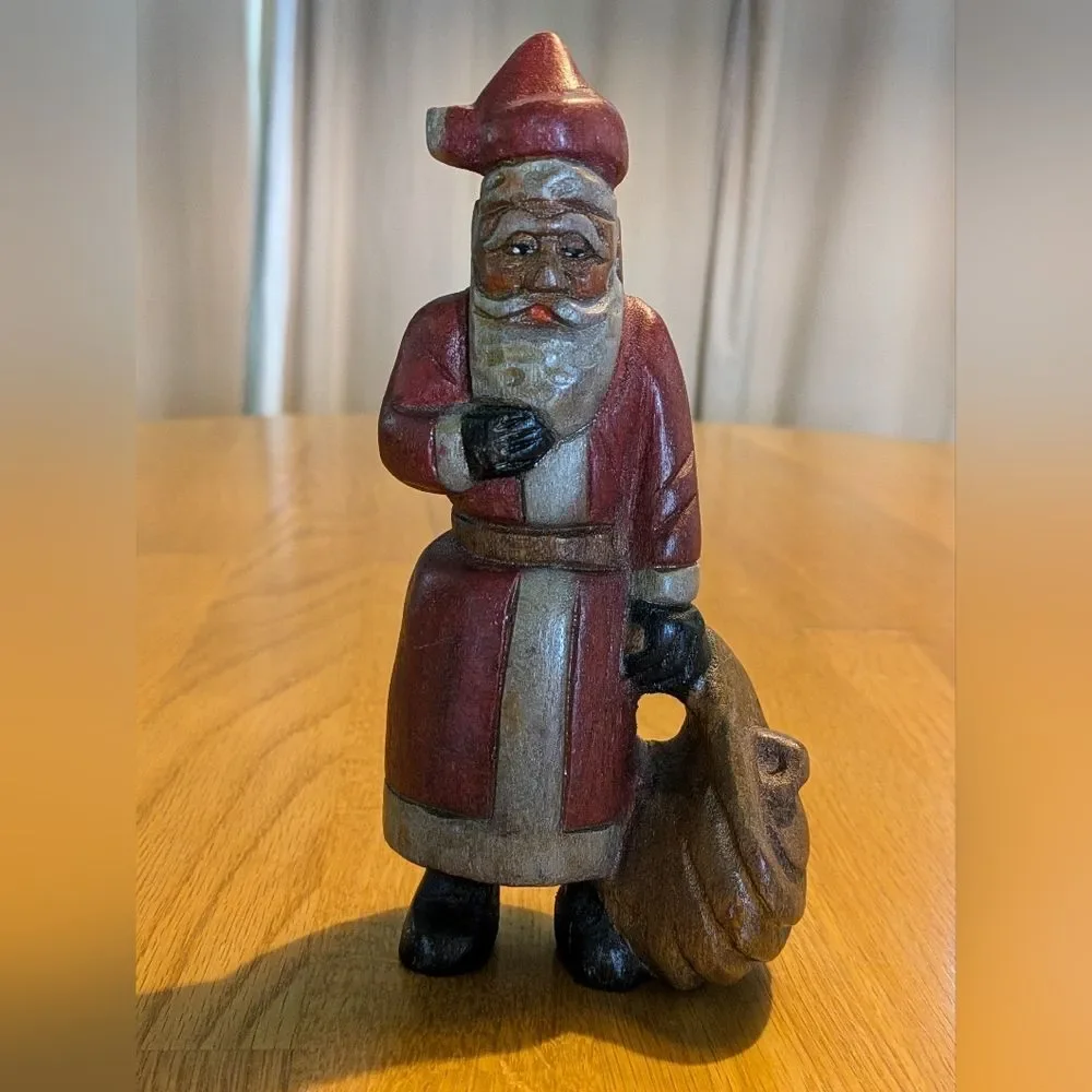 Vintage Hand Carved Wood Christmas Folk Art Santa Claus 7.5