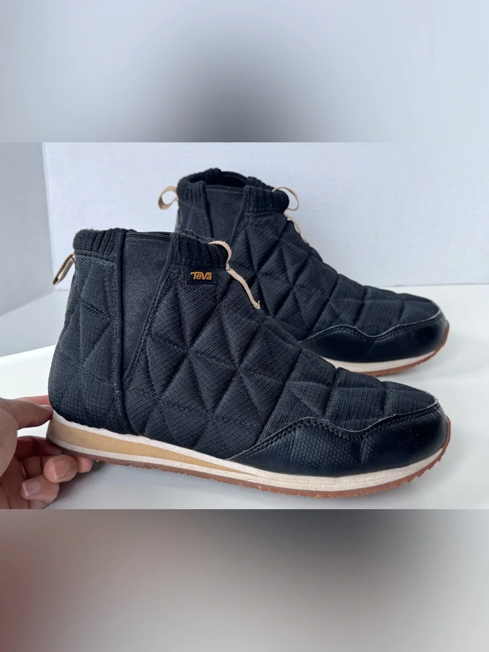 Teva ember mid