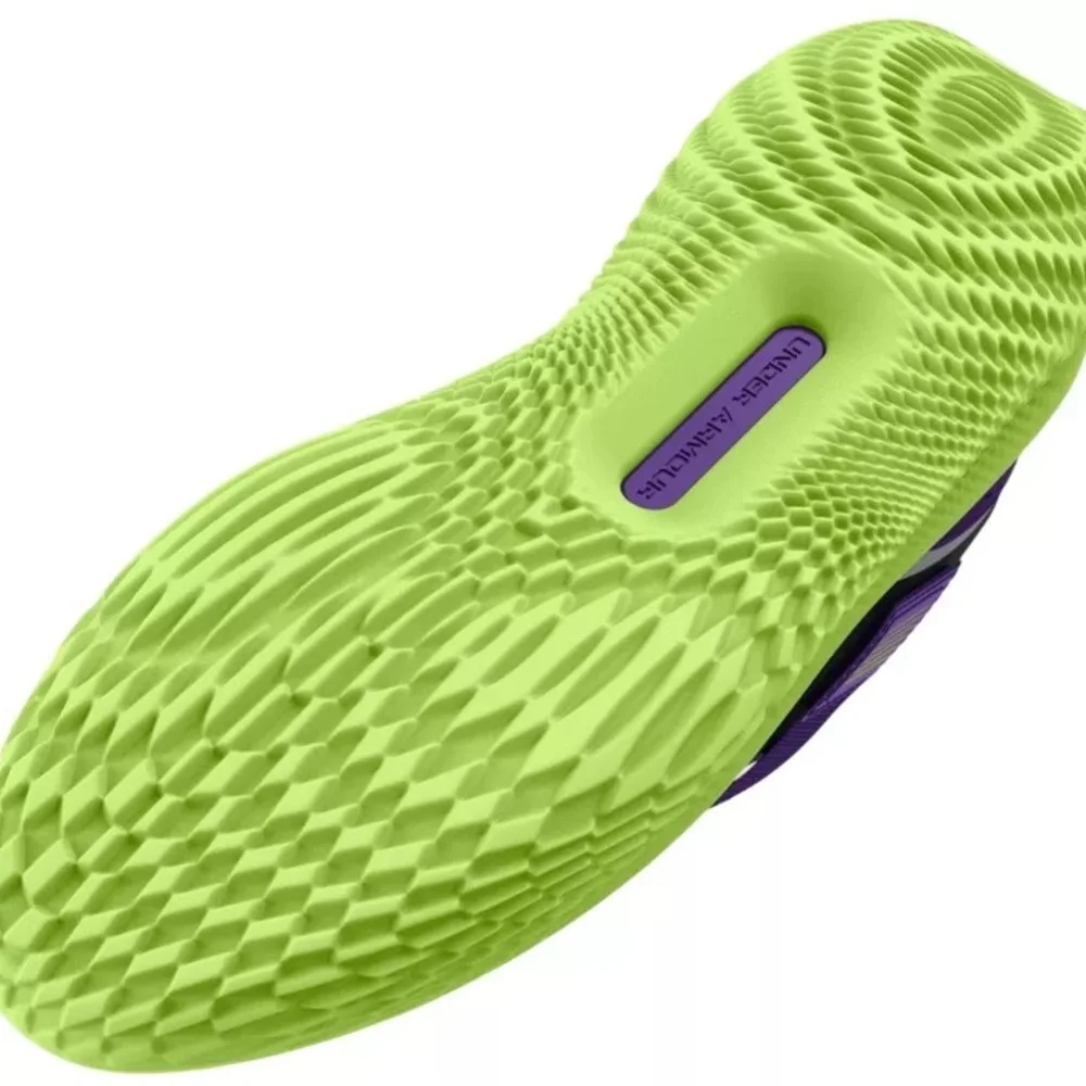 Under Armour women’s black