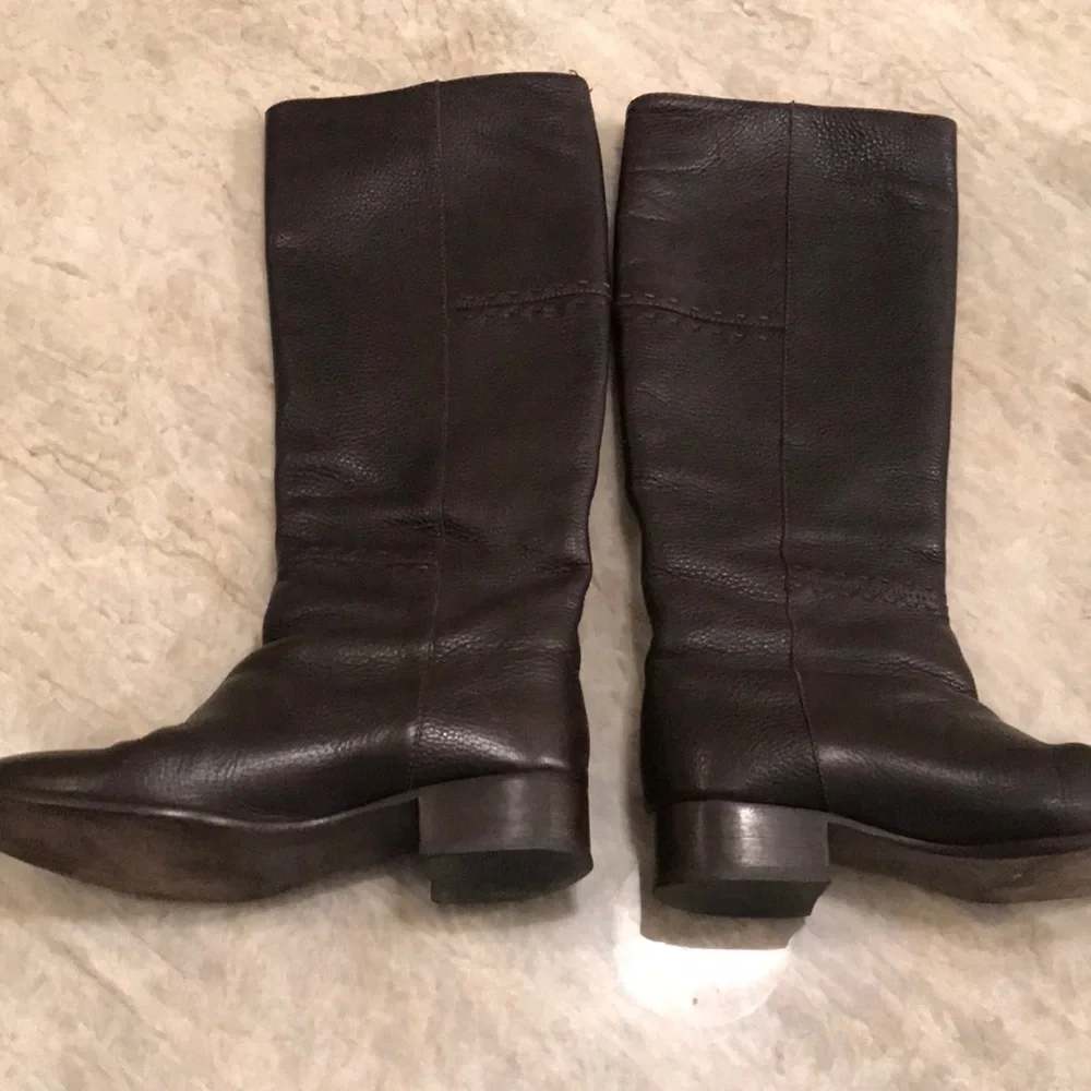 💯 authentic Fendi chocolate boots sz 38