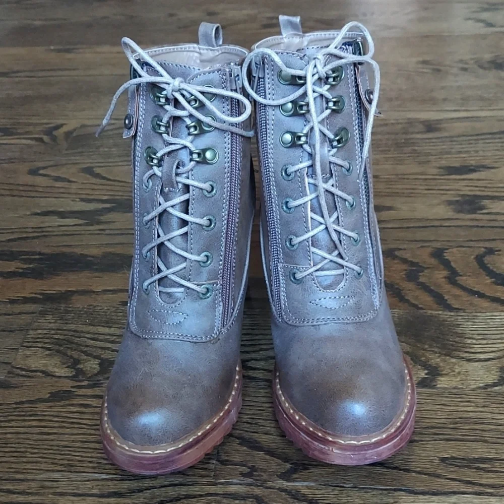 Lace-up ankle bootie with zipper closure - brown/taupe - size 7