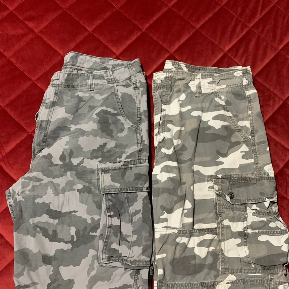 Levi's Men's Gray Camo Cargo Shorts - Pair