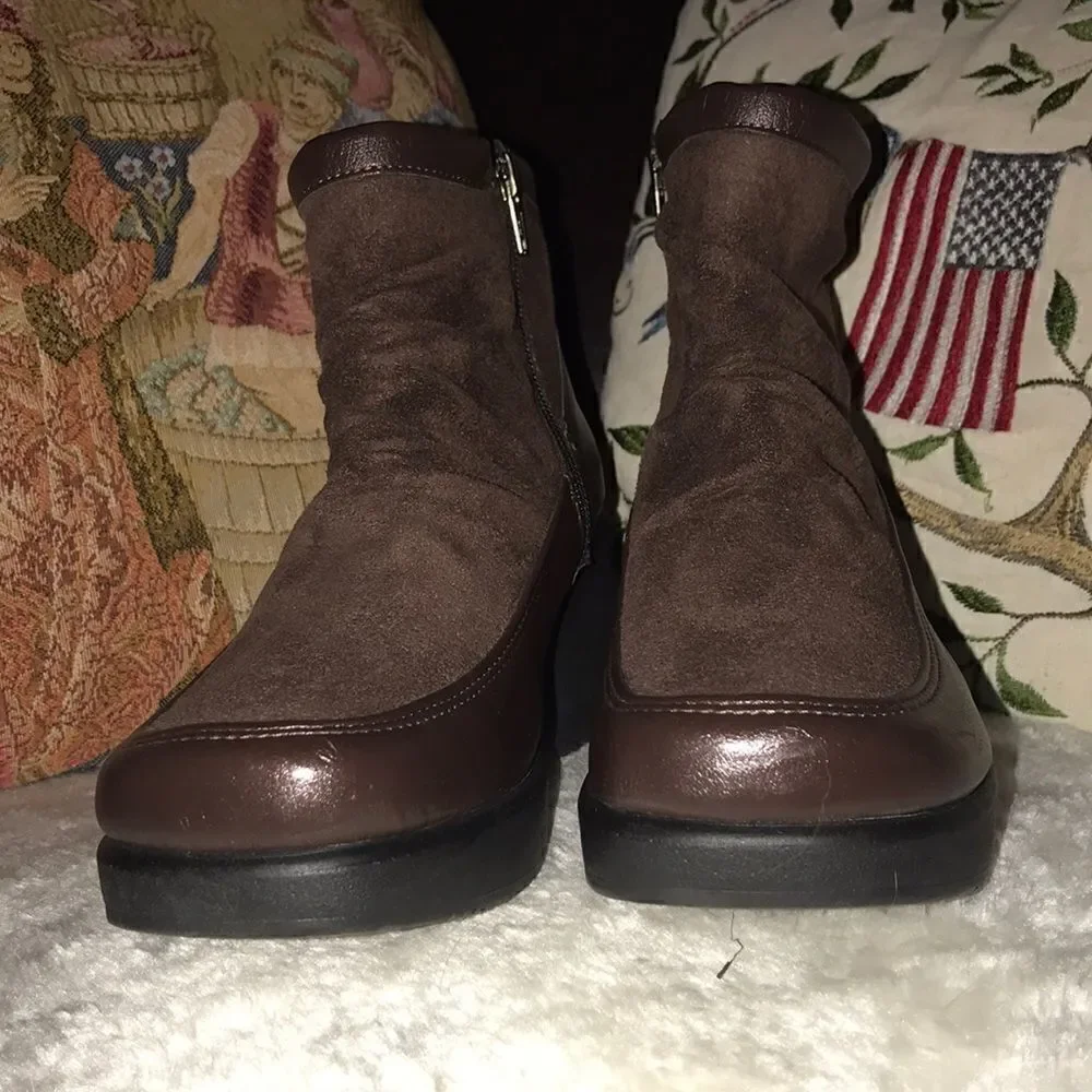 N'S Mode | Women's Side Zip Ankle Bootie Size 7