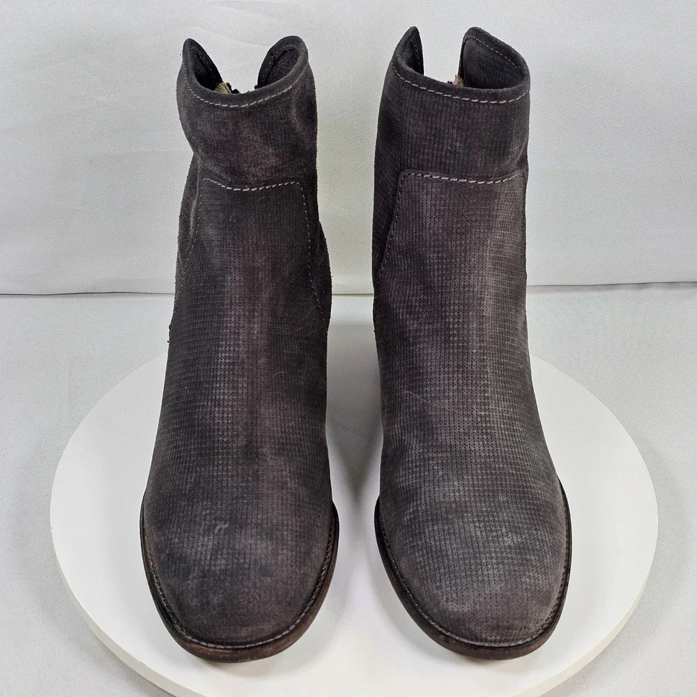 Aquatalia Women Grey Textured Suede Ankle Boots Block Heel Made in Italy Size 10