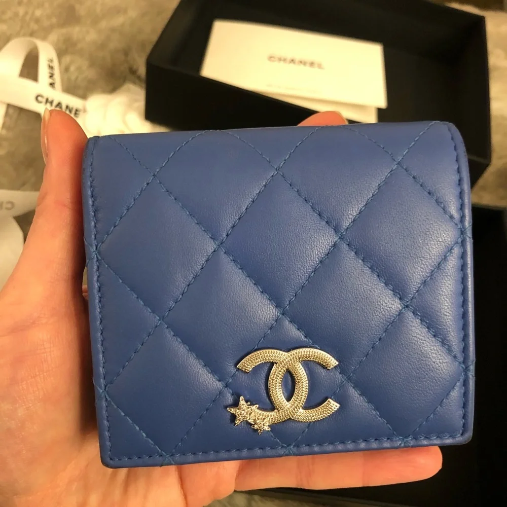 CHANEL elevate your