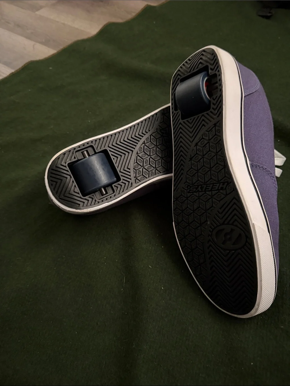 Heelys casual skate