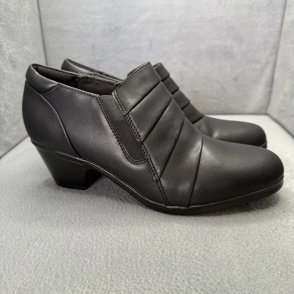 Clarks Emily 2 Pearl Women's 8 M Black Leather Ankle Booties Side Zip