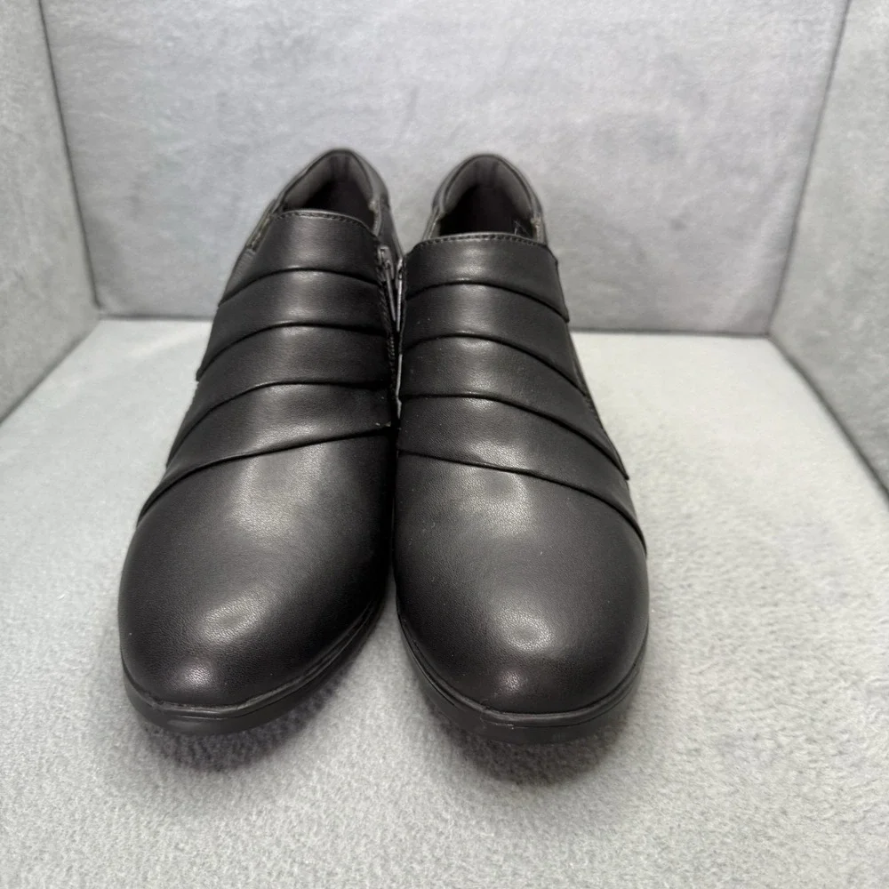 Clarks Emily 2 Pearl Women's 8 M Black Leather Ankle Booties Side Zip