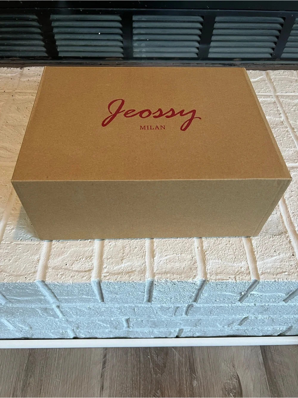 Jeossy step out
